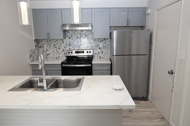 1708 6th St in Woodland, CA - Building Photo - Building Photo