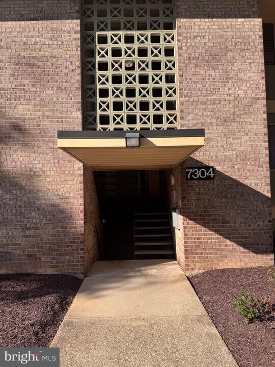 7304 Donnell Dr in Forestville, MD - Building Photo