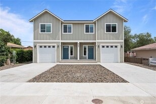 527 Canterbury Ln in Moses Lake, WA - Building Photo