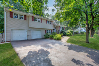 14 Ridge Rd in Cresskill, NJ - Building Photo - Building Photo