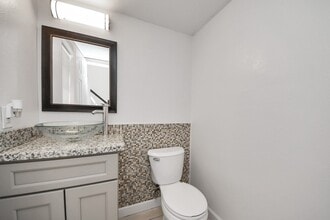 8026 Big Oak Trail Dr in Houston, TX - Building Photo - Building Photo