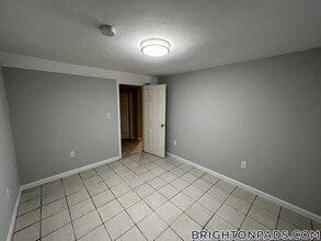72 Nonantum St in Boston, MA - Building Photo - Building Photo