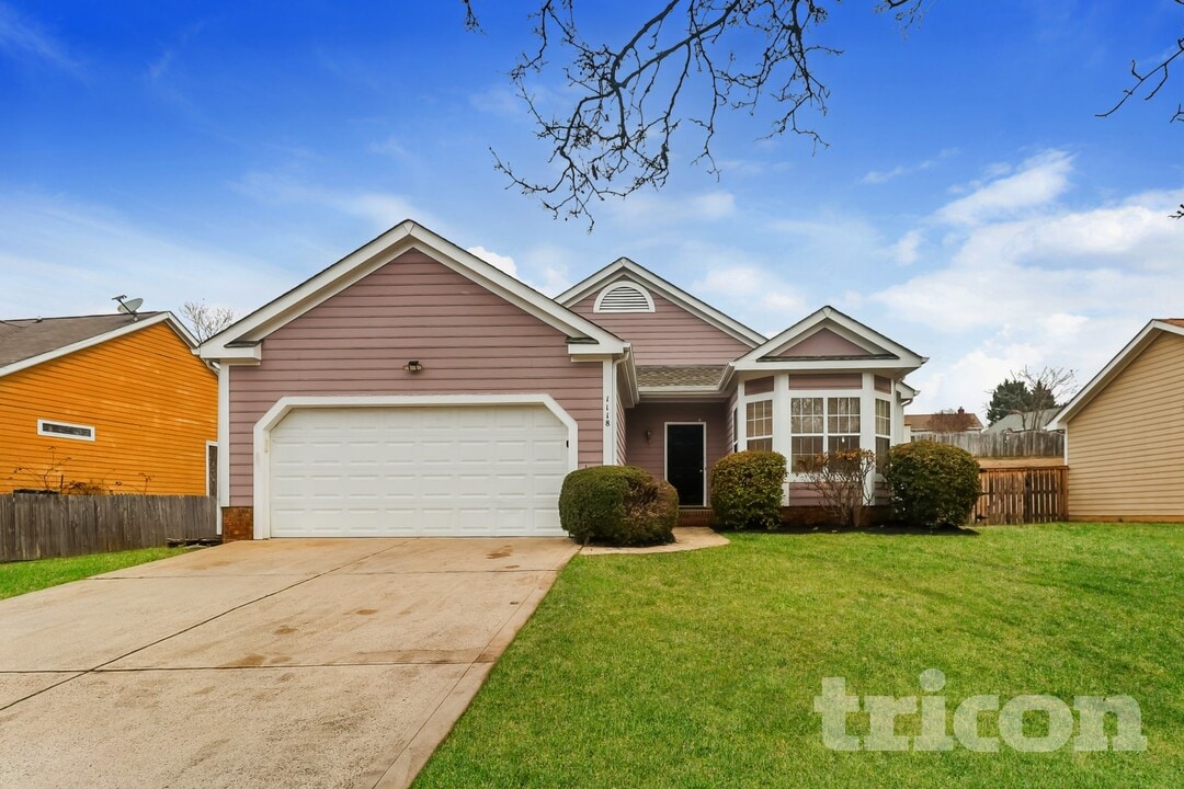 1118 Yorkdale Dr in Charlotte, NC - Building Photo