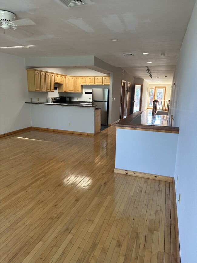 1844 W 25th St, Unit Up in Cleveland, OH - Foto de edificio - Building Photo