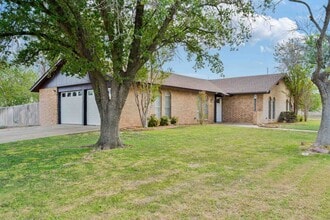 13 Nighthawk Trail in Del Rio, TX - Building Photo - Building Photo