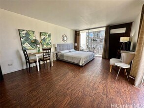 364 Seaside Ave in Honolulu, HI - Building Photo - Building Photo
