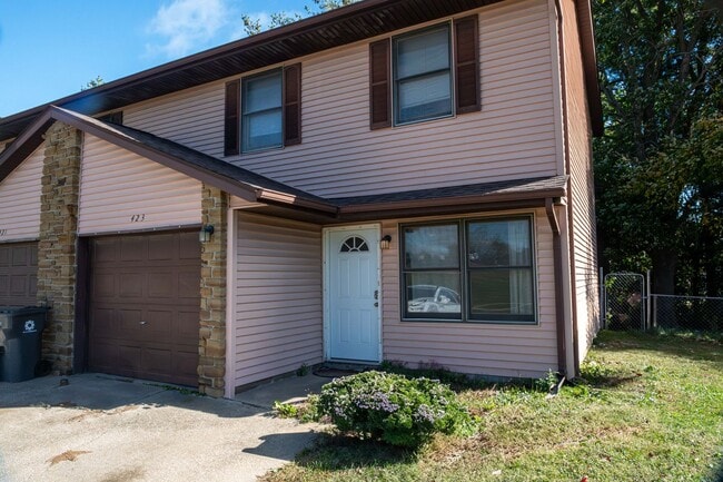 property at 423 S Park Square Dr