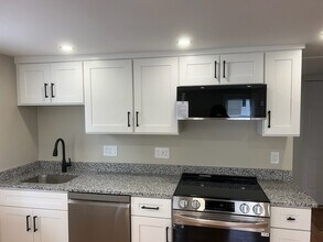 38-40-40 Guild St in Norwood, MA - Building Photo - Building Photo