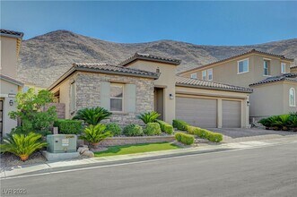 3943 Reyes Ave in Las Vegas, NV - Building Photo - Building Photo