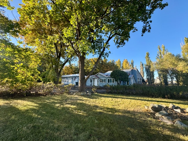 1441 U.S. Hwy 2 W in Kalispell, MT - Building Photo - Building Photo