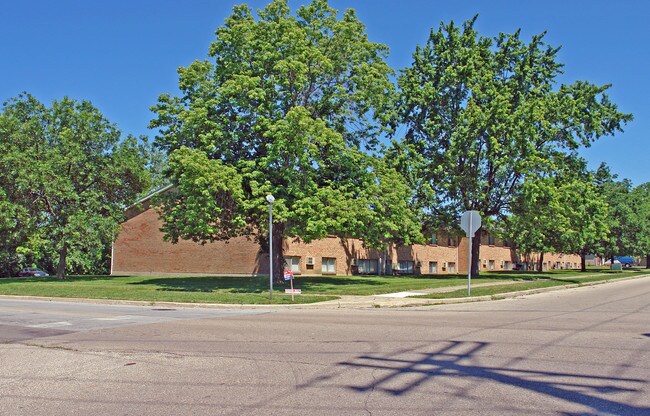 Carrington Apartments in Miamisburg, OH - Foto de edificio - Building Photo