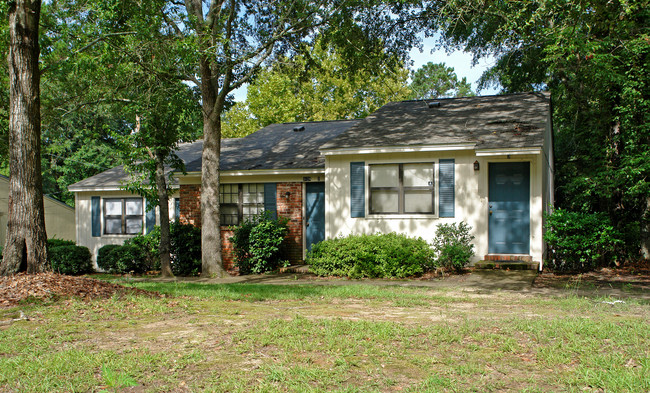 3124 Mission Rd in Tallahassee, FL - Foto de edificio - Building Photo