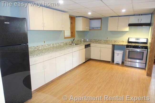 357 Highland Ave, Unit #1R in Somerville, MA - Foto de edificio - Building Photo