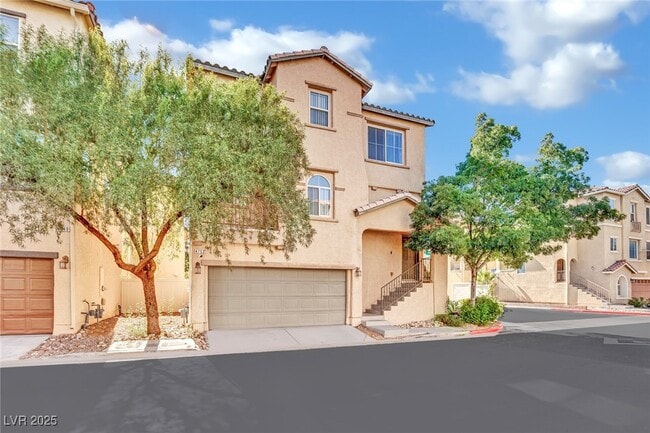 property at 4753 N Priory Gardens St