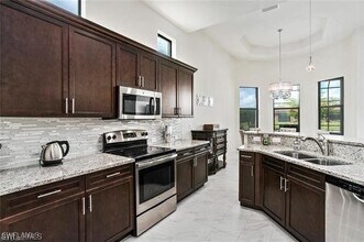 11304 Hidalgo Ct in Ft. Myers, FL - Building Photo - Building Photo