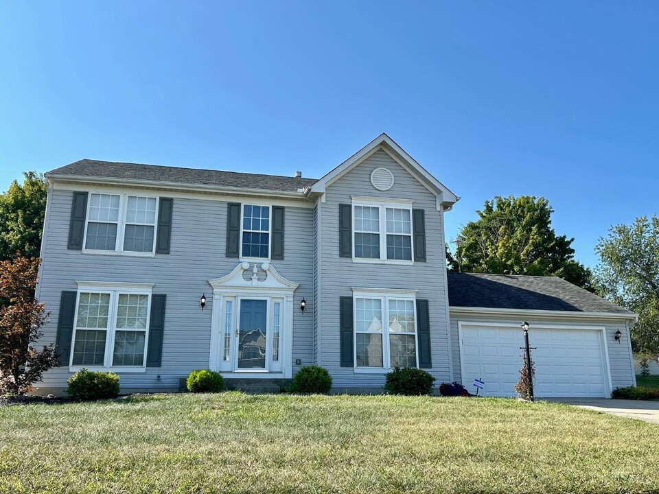 4453 Goldendawn Way in Middletown, OH - Building Photo