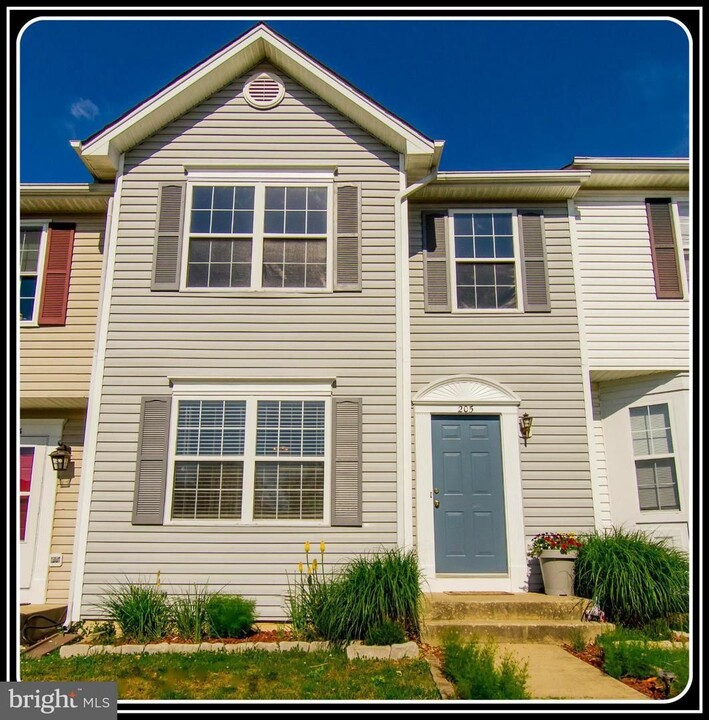 205 Donelson Loop in Stafford, VA - Building Photo