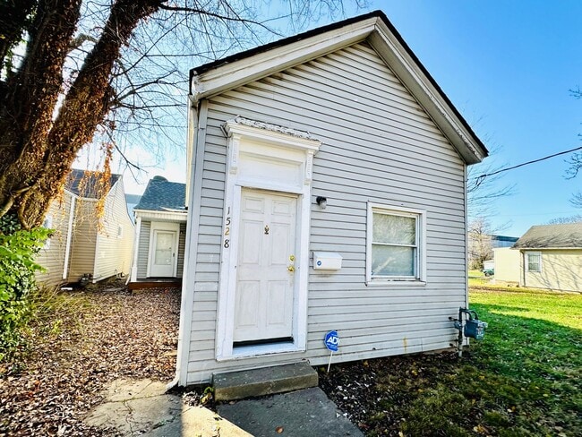 property at 1528 Wilson Ave