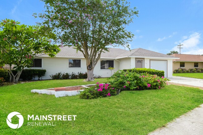 1320 Arlington Cir in Merritt Island, FL - Building Photo - Building Photo