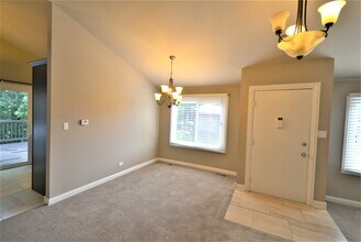 183 Cascade Dr in Indian Head Park, IL - Building Photo - Building Photo
