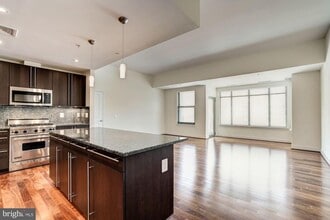 2425 L St NW in Washington, DC - Building Photo - Building Photo
