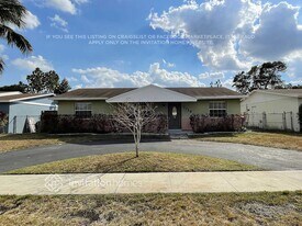 7714 SW 6th Ct in North Lauderdale, FL - Building Photo