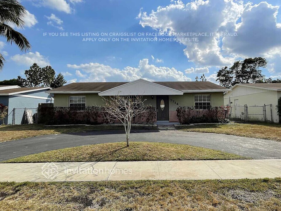 7714 SW 6th Ct in North Lauderdale, FL - Building Photo