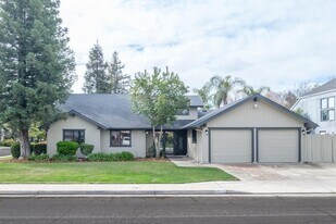 1966 Richert Ave in Clovis, CA - Building Photo