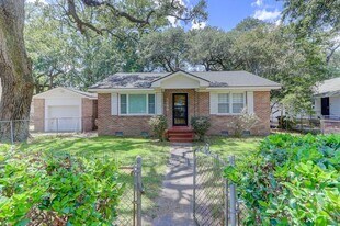 5639 Flanders Ave in North Charleston, SC - Building Photo