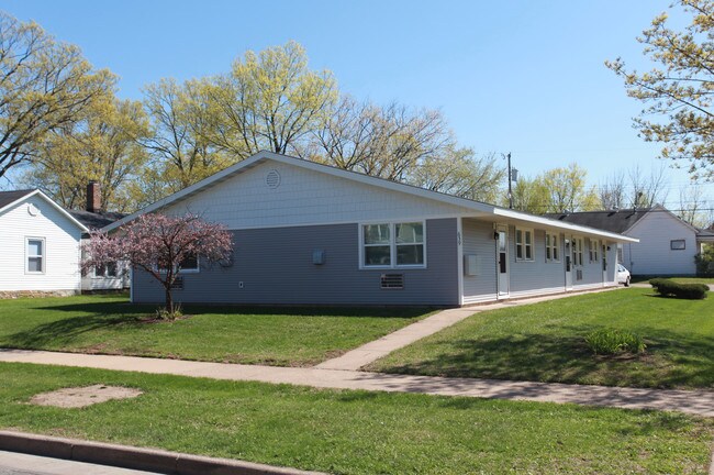 639 Broadway St in Eau Claire, WI - Building Photo - Building Photo