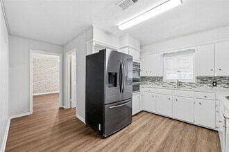 1621 Richmond Ave in Port Arthur, TX - Building Photo - Building Photo