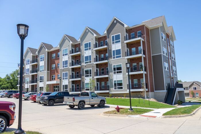 1725 Caleb Ct in North Liberty, IA - Foto de edificio