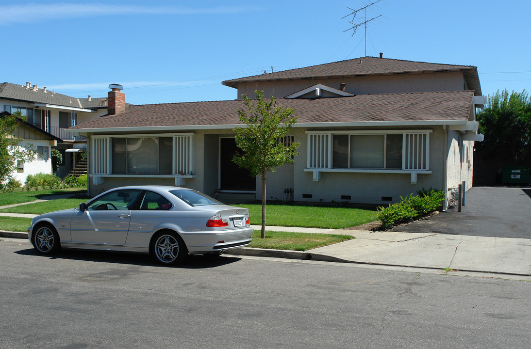 1571 Brookvale Dr in San Jose, CA - Building Photo