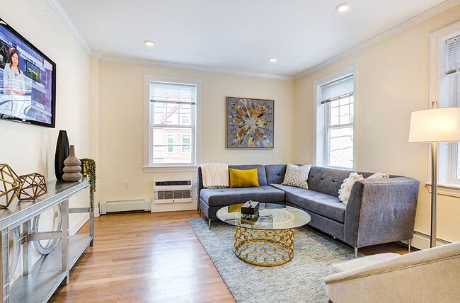 34 Auburn St, Unit 1w
