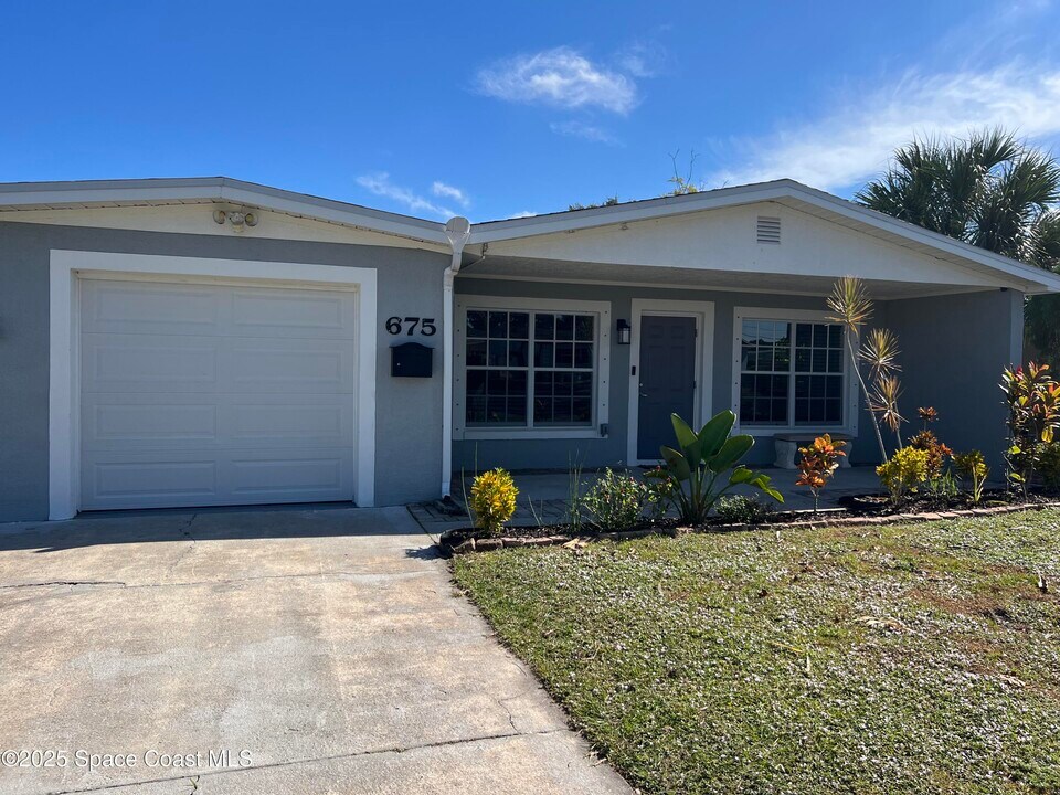 675 Teak Dr in Melbourne, FL - Building Photo