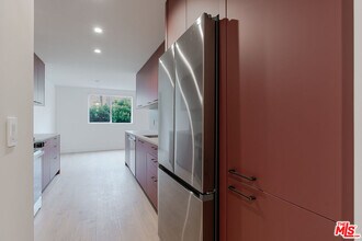 12425 Texas Ave in Los Angeles, CA - Foto de edificio - Building Photo