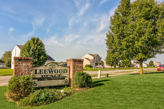 Leewood Place in Fremont, OH - Building Photo - Building Photo