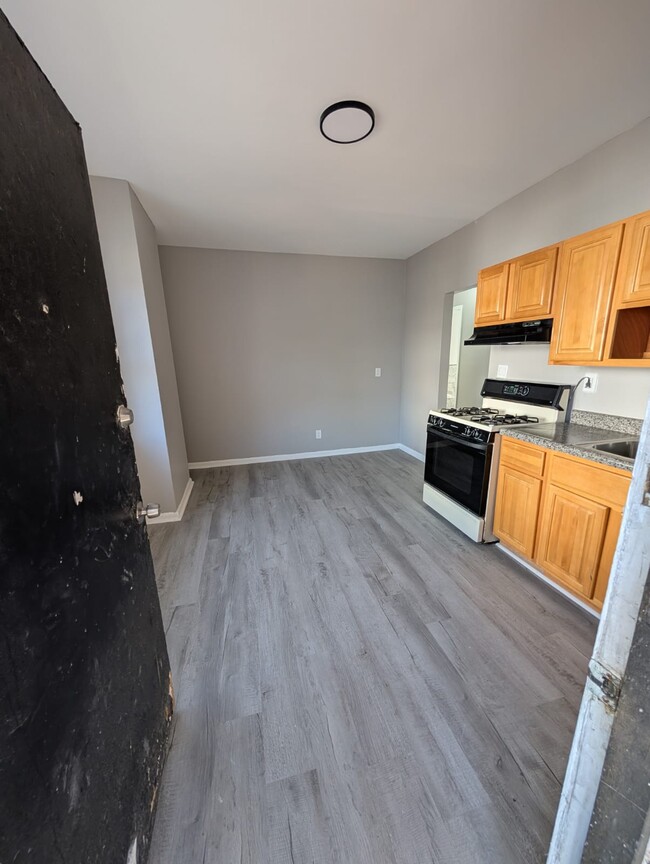 317 Watson Ave, Unit 1 in Perth Amboy, NJ - Building Photo - Building Photo