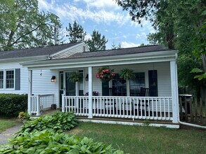 364 Caroline St in Saratoga Springs, NY - Building Photo - Building Photo