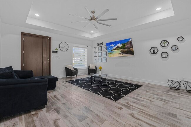 1416 Eagles Ln in Laredo, TX - Building Photo - Building Photo