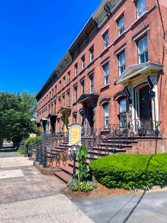 411 Orange St in New Haven, CT - Building Photo