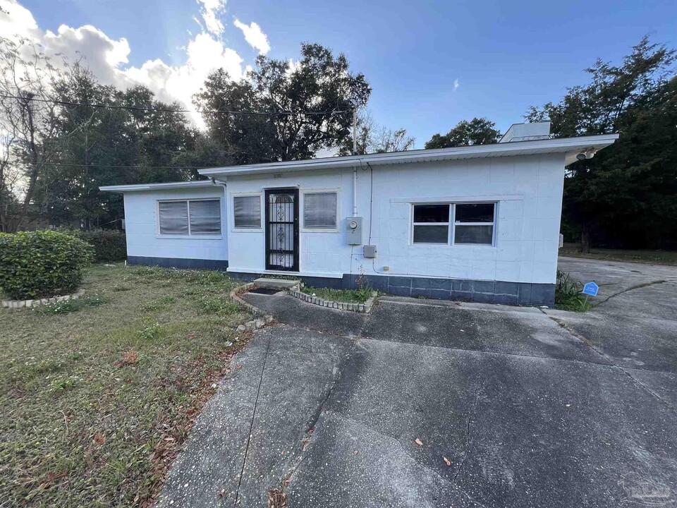 1207 N D St in Pensacola, FL - Building Photo