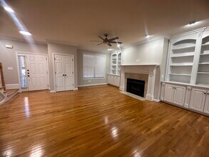 3317 Beaumont Centre Cir in Lexington, KY - Foto de edificio - Building Photo