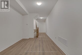 481 Manhattan Common in Oakville, ON - Building Photo - Building Photo