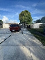 4341 SW 99th Ct in Miami, FL - Building Photo