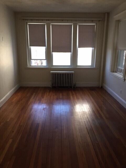 1817 Commonwealth Ave, Unit 17 in Auburndale, MA - Building Photo