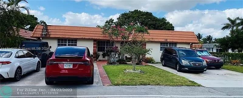 7389 NW 76th St-Unit -1-2 in Tamarac, FL - Building Photo