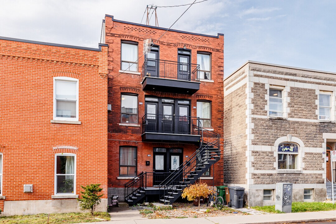 3637 Gertrude Rue in Verdun, QC - Building Photo