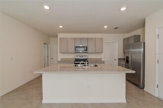 16935 Trite Bend St in Wimauma, FL - Building Photo - Building Photo