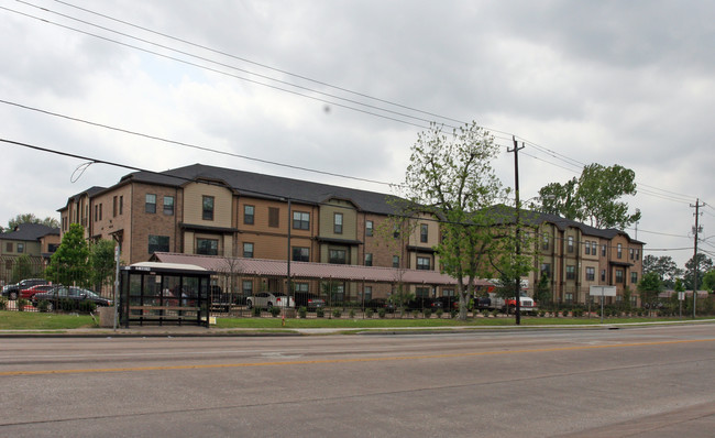 Home Towne At Wayside in Houston, TX - Foto de edificio - Building Photo
